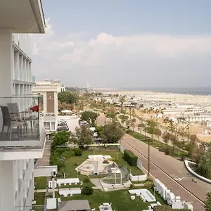hotel-caesar-rimini.riccione-hotels.org/